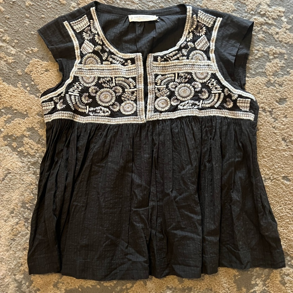 Lucky Brand Gray Embroidered Crop Top XS